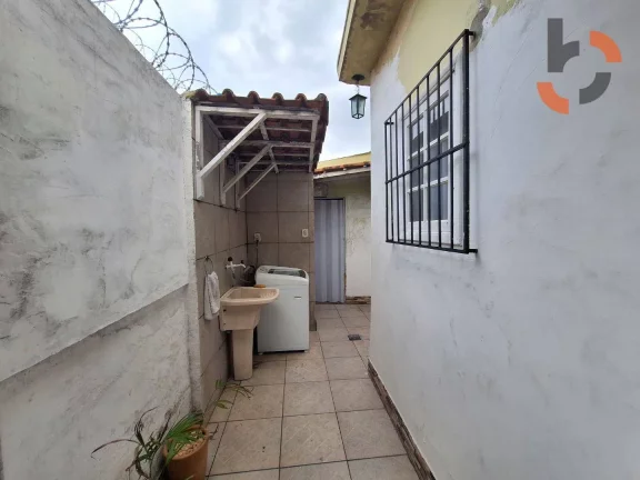 Imagem Casa com 3 dormitórios à venda, 197 m² por R$ 650.000,00 - Caonze - Nova Iguaçu/RJ