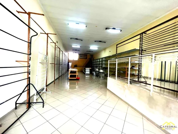 Imagem Salão comercial com casa de 2 dormitórios (1 suíte) 25 vagas - Jundiaí/SP