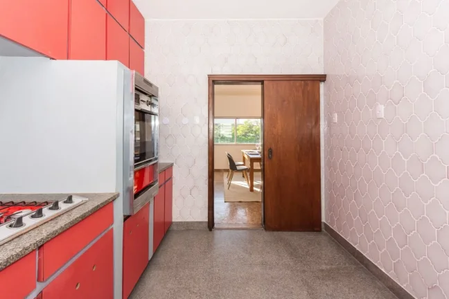 Imagem Apartamento 155M², 4Q, 1 Suíte, 2 Banheiros, 2 Vagas, Playground, Área Verde, Armários.