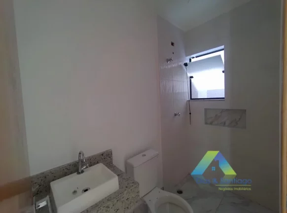 Imagem Lindo e novo sobrado com 125 m² em 3 dormitórios, 1 suíte e 2 vagas.