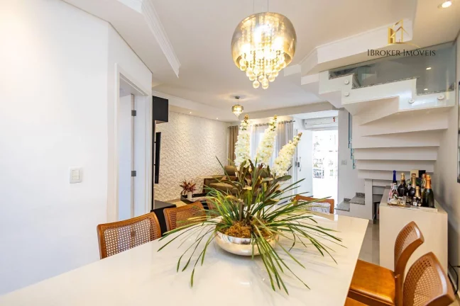Imagem Sobrado TRIPLEX SEMIMOBILIADO com 4 quartos à venda, 186 m² por R$ 1.300.000,00 - Campina do Siqueira - Curitiba/PR