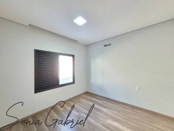 Imagem Casa de luxo em condomínio exclusivo em Valinhos-SP: 3 quartos, 3 suítes, 2 salas, 4 banheiros, 4 vagas, 230m². Venha conhecer!