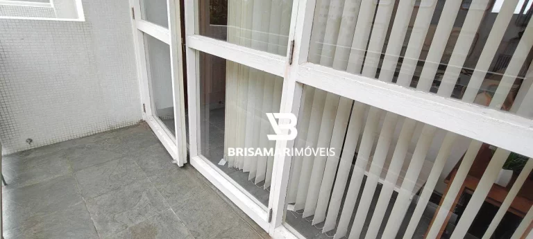 Imagem PITANGUEIRAS- NO CALÇADÃO COM MARAVILHOSA VISTA MAR , GARAGEM DEMARCADA NO PRÉDIO.