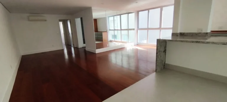 Imagem Apartamento 144 M², 3Q, 1 Suíte, 3º opcional, todo reformado, sala e cozinha gourmet integrados com forno e cooktop, academia, playground, ar split.