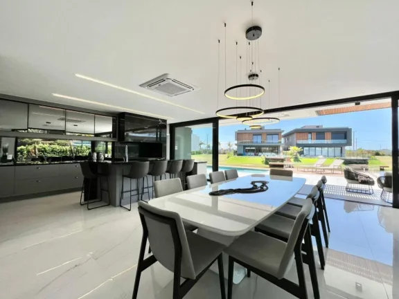 Imagem Casa em Condominio 5 Dormitórios - Bairro --