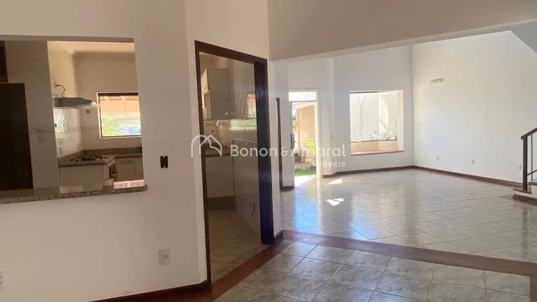 Imagem Casa térrea com 4 suítes, sendo a suíte principal com closet e hidromassagem, além de mezanino c...