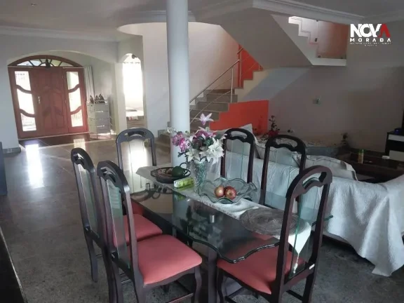 Imagem Oportunidade imperdível! Esta linda casa localizada no bairro Interlagos, em Vila Velha, oferece 3 ...