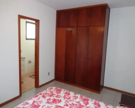 Imagem Apartamento à venda no Guarujá na Praia das Pitangueiras.