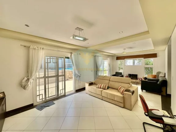 Imagem Casa em Condomínio a Venda no bairro Golf Gardens - Carapicuíba, SP