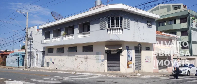Imagem Casa na região central da cidade de Itu SP - com ponto comercial na esquina. 380m2