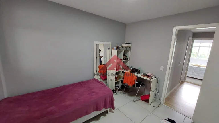 Imagem Apartamento com 2 dormitórios à venda, 67 m² por R$ 250.000,00 - Mutuá - São Gonçalo/RJ