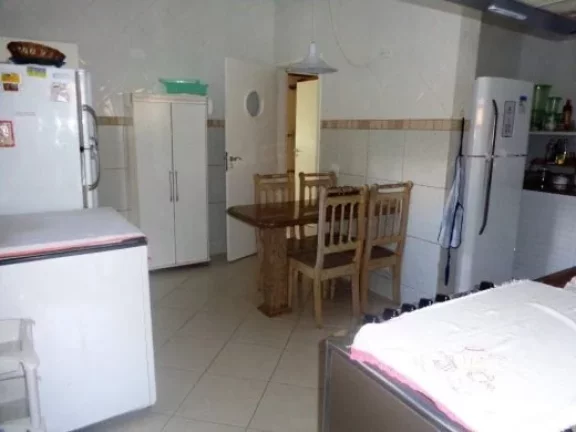 Imagem Casa de luxo à venda em Ubatuba-SP, no bairro Lázaro: 6 quartos, 6 suítes, 2 salas, 1 banheiro, 3 vagas de garagem, 350m².