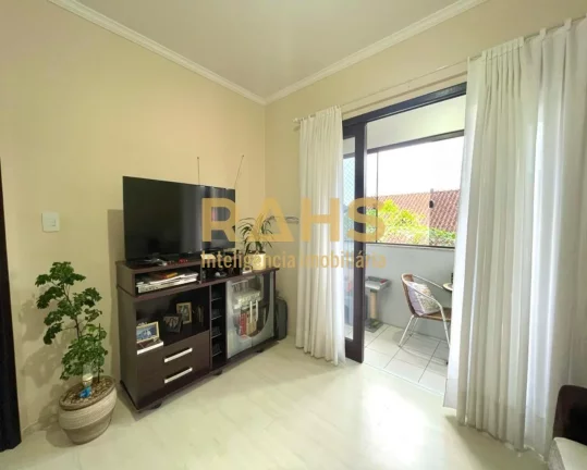 Imagem Ótimo sobrado averbado localizado no Saguaçu, com amplo espaço de fundos, com churrasqueira, pisc...