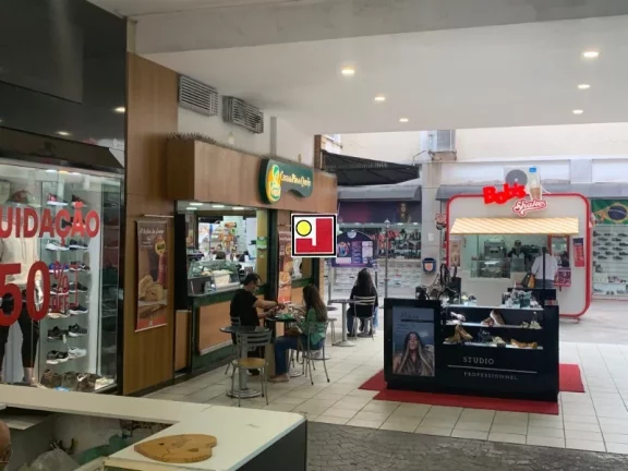 Imagem Vendo loja no Shopping Barra World, R$200.000,00 rendendo R$1.500,00 mes, 20m² térreos + 10m² girau + área externa