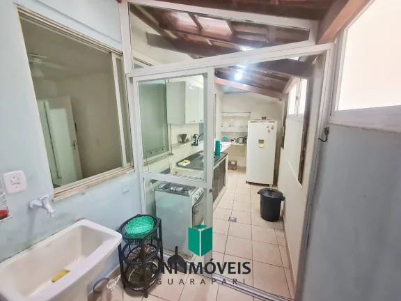 Imagem Oportunidade na Praia do Morro! 2 quartos com área lateral e garagem na Avenida Paris