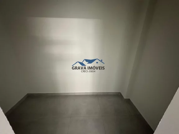 Imagem Alto Padrão para Venda em Maringá, Jardim Barcelona, 4 dormitórios, 1 suíte, 2 banheiros, 5 vagas