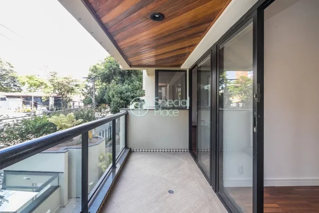 Imagem Apartamento belíssimo, com ambientes amplos em uma planta bem distribuída. Conta com 3 dormitório...