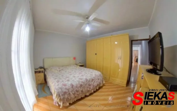 Imagem Imóvel de alto padrão com 3 quartos, 1 suite e 4 vagas de garagem no bairro Carrão, São Paulo-SP.