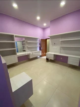 Imagem Casa à venda no Condomínio Athenas - Paulínia/SP

Casa térrea com 03 suítes, sendo a máster co...