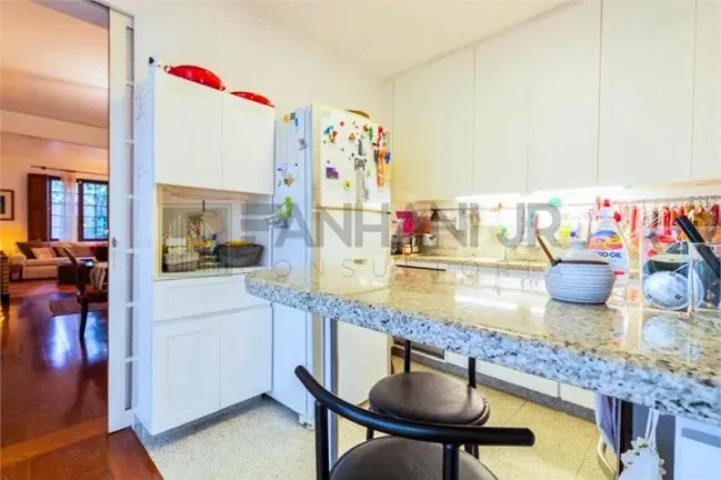 Imagem Imperdível: Casa à venda ou locação em São Paulo-SP, Jardim América! 2 quartos, 1 suíte, 3 salas, 3 banheiros, 2 vagas, 200m².
