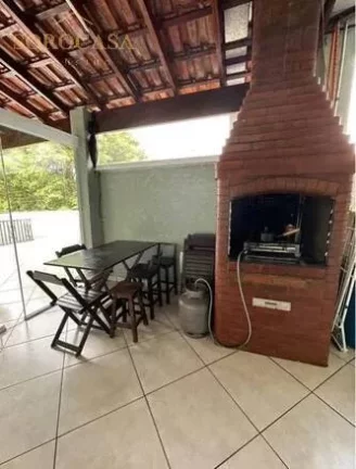 Imagem Casa à Venda - Jd. Montreal - Esquina com 4dorm. 1suíte