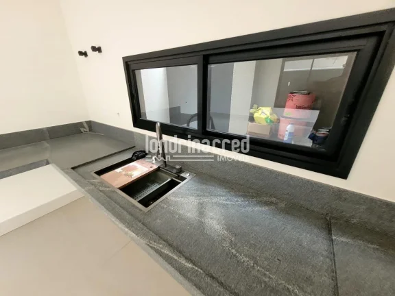 Imagem Casa de Alto Padrão no Condomínio Bella Vitta com 4 Suítes, Piscina, Área Gourmet e 236m² de Construção