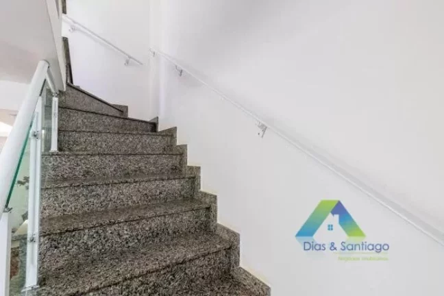 Imagem Casa de condomínio à venda com 174m², 3 quartos e 2 vagas