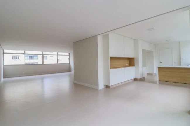Imagem Apartamento 235 M², 3Q, 3 Suítes, 5 Banheiros, 3 Vagas, Jardim, Playground, Salão de festas, Espaço gourmet, Próximo estação do metrô.