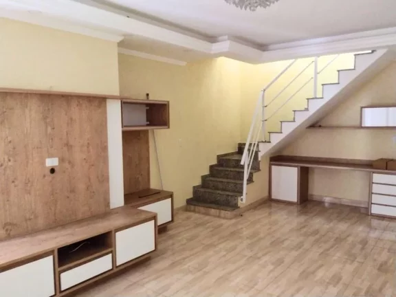 Imagem Sobrado com 3 dormitórios à venda, 220 m² por R$ 760.000,00 - Vila Júlia - Poá/SP