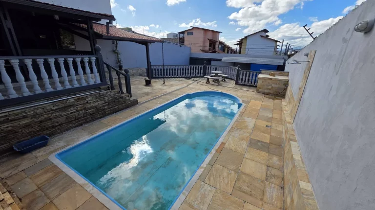 Imagem Casa com 2 quartos, sendo 1 suíte - Jardim Leblon