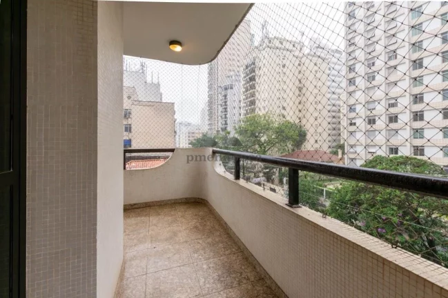 Imagem Apartamento à venda em Higienópolis com 4 suítes e 4 vagas em 213m2
