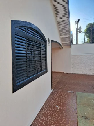 Imagem VENDE-SE CASA COM 03 DORMITORIOS ARAÇATUBA SP