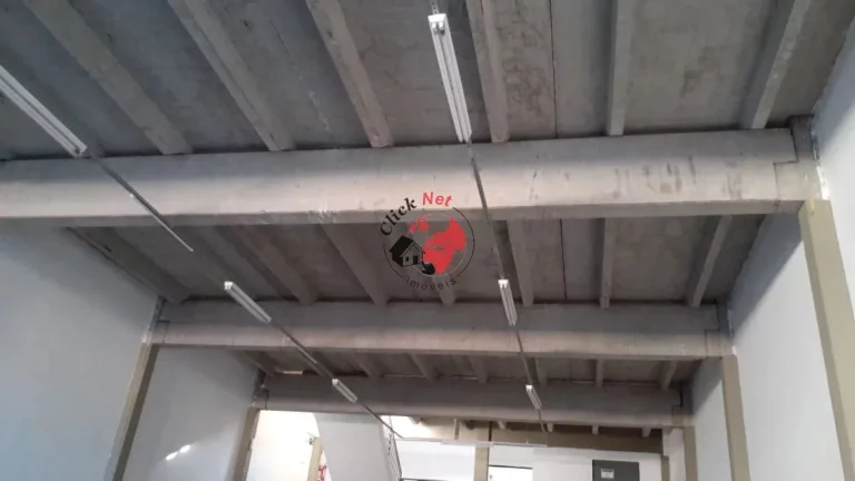 Imagem Amplo Galpão Comercial / Industrial com ​construção em pré-moldado