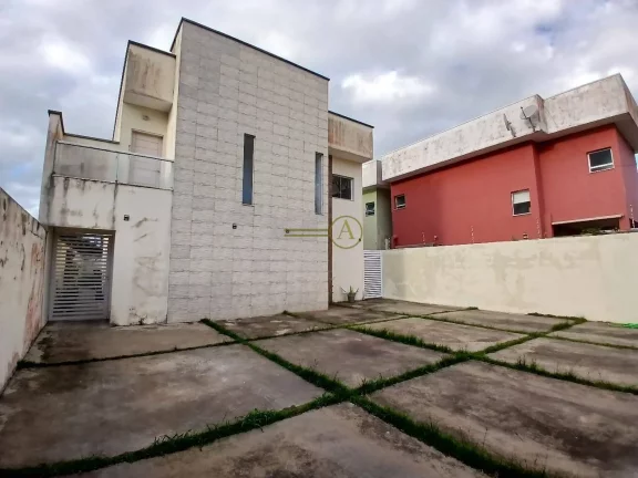 Imagem Casa sobreposta bem localizado à venda em Peruíbe