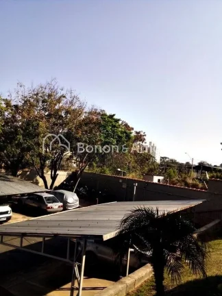 Imagem Apartamento térreo a venda, 2 dormitórios, Suíte, Living, cozinha com armários, lavanderia, 1 vaga coberta.