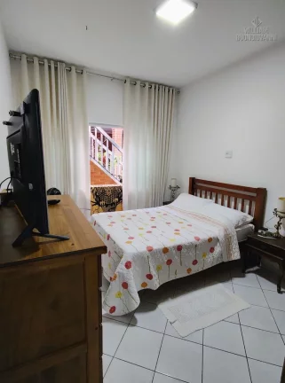 Imagem Casa em Tupi, a apenas 400 metros da praia.