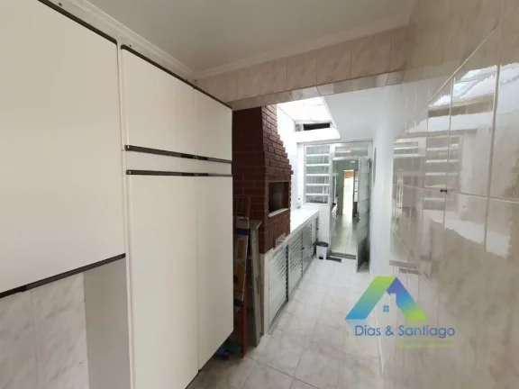 Imagem RUDGE RAMOS Excelente casa térrea , 141 metros 3 dormitórios, espaço gourmet, 3 vagas com ótima localização e valor !!