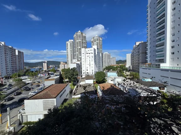 Imagem Apartamento para locação com 3 dormitórios, 1 suíte, a uma quadra da praia, 1 vaga demarcada