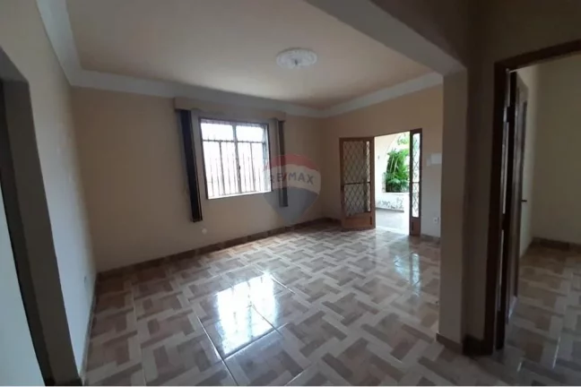 Imagem Apartamento tipo casa em Cascadura , 3 quartos, 2 banheiros e 3 quintais!!