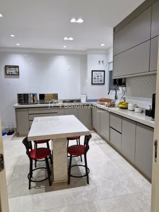 Imagem Você está prestes a descobrir uma cobertura espetacular de 220 m² localizada no renomado Condomí...