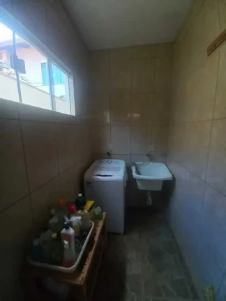 Imagem Casa com 3 dormitórios sendo 1 suíte e 2 vagas de garagem em Penha/SC