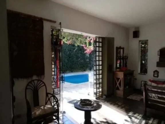 Imagem Casa Granja Viana - 430M², 3 Dorms, 3 Suítes, 4 Vagas, Piscina.
