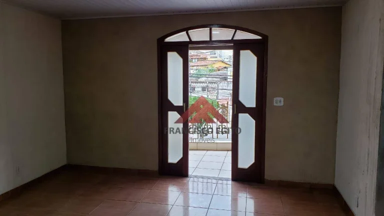 Imagem Sobrado com 3 dormitórios à venda, 250 m² por R$ 850.000,00 - Centro - São Gonçalo/RJ