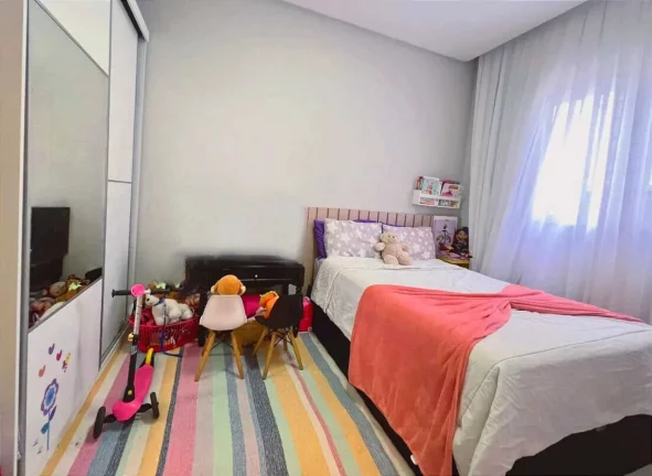 Imagem Casa mobiliada em condomínio fechado com 3 suítes e 4 vagas de garagem em Camboriú