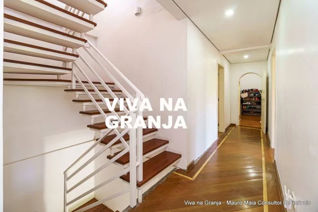 Imagem Casa com 5 quartos, sendo 4 suítes na Granja Viana - Carapicuíba/SP