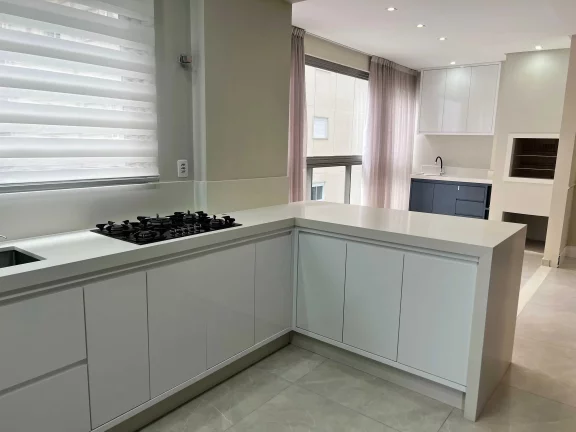 Imagem Apartamento quadra mar com 3 suítes e 2 vagas de garagem em Itapema/SC