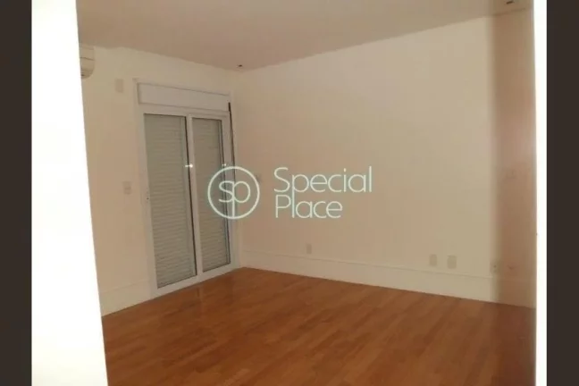 Imagem Apartamento muito bem localizado, próximo à Berrini. Condomínio com lazer completo. Hall privativ...