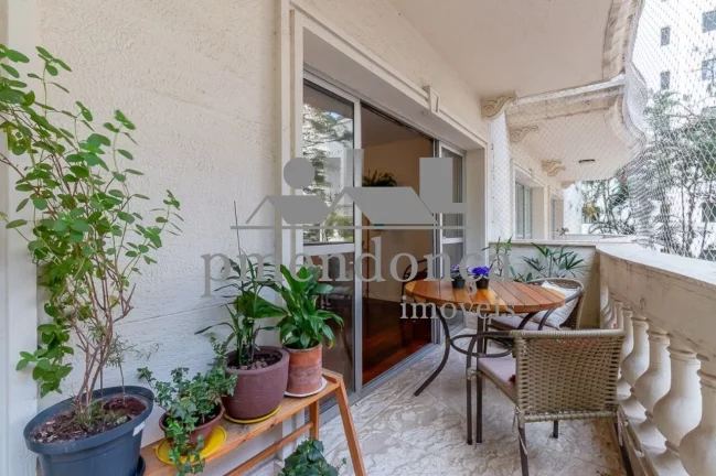 Imagem Apartamento Perdizes com 4 quartos (1 sui­te) e 2 vagas, 220m²