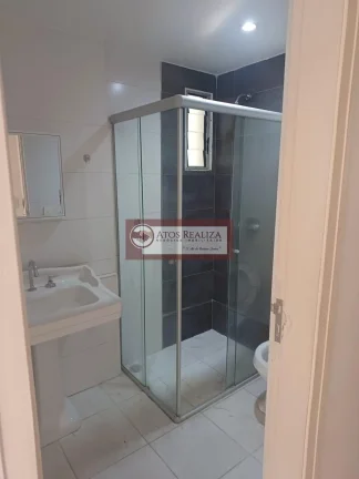 Imagem Alugo oportunidade, condomínio clube na região do Morumbi. Apartamento de 70m², com 3 dormitórios com Armários, sendo 1 Suíte, 2 banheiros, Cozinha americana com armários, 2 Vargas de garagem cobertas, mercadinho no condomínio, lazer completo por um valor