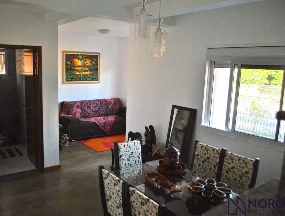 Imagem Casa de 3 Dormitórios sendo 2 Suítes, vaga para 2 carros com pátio.